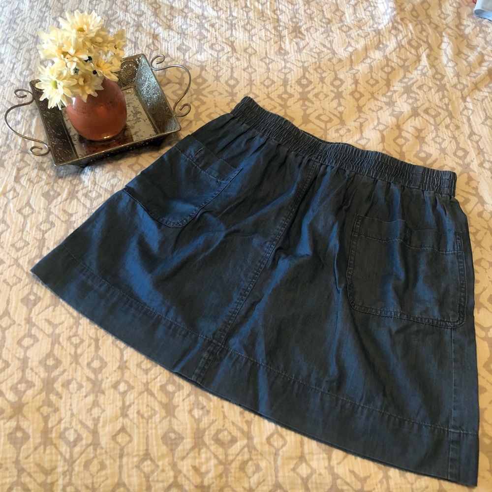 ADORABLE J. Crew Chambray Skirt